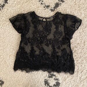 W’s black lace top